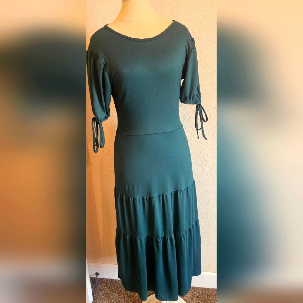 NWT Long Open Back Stretch Flowy Boho Party Dress Dark Green XS/S(fits like s/m)